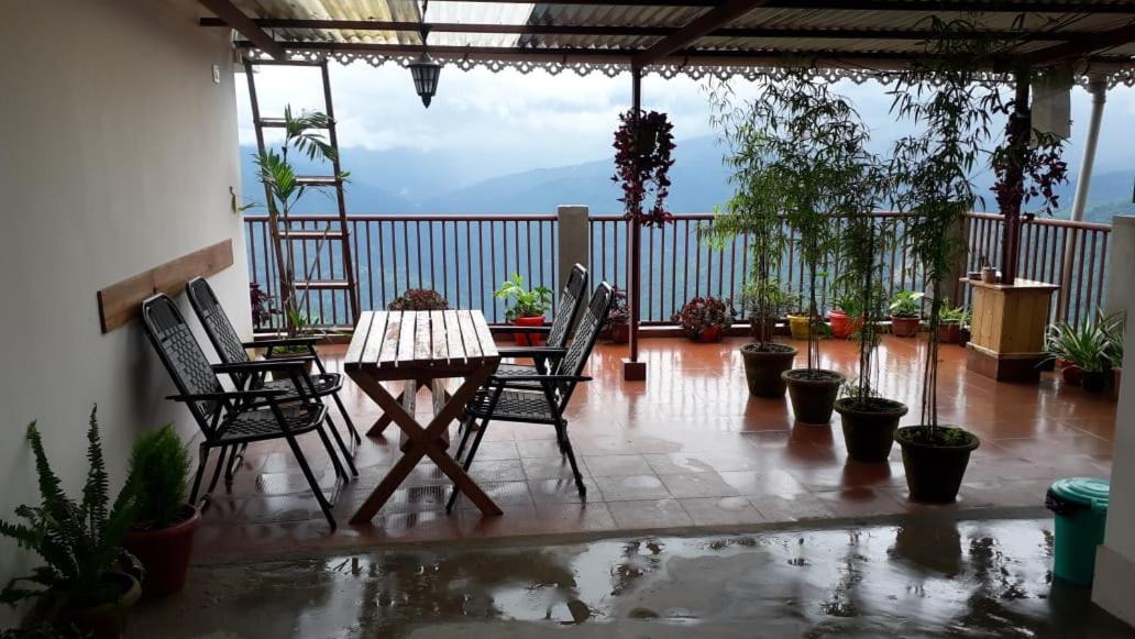 The River View Homestay Kurseong Exterior foto
